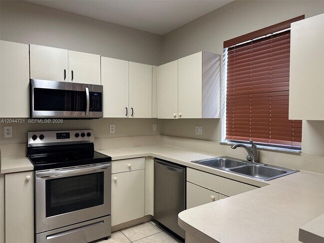 Building Photo - 13741 SW 274th Terrace
