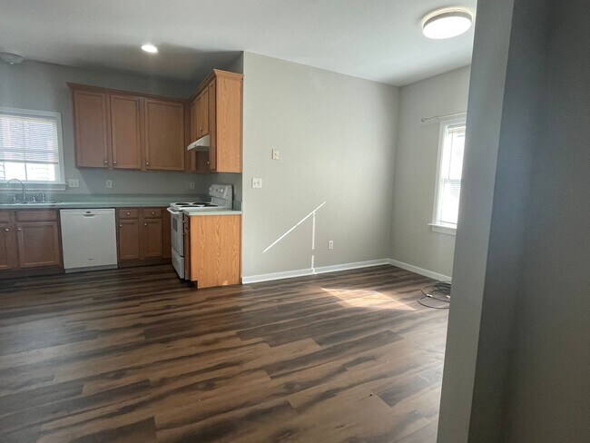 Building Photo - Available Now! | Spacious 4-Bedroom Home | Close to VCU