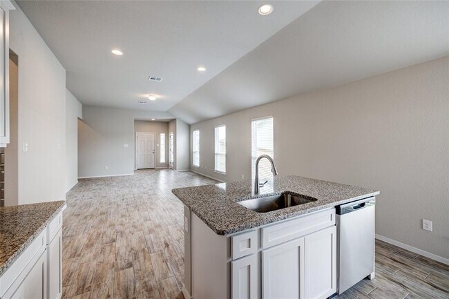 Building Photo - 120 Lyndon Dr