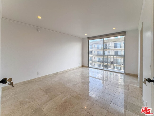 Building Photo - 10751 Wilshire Blvd