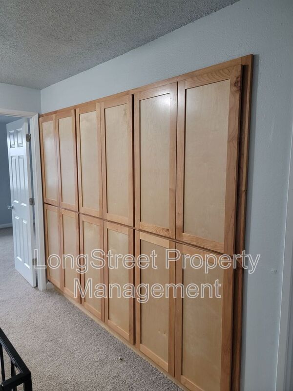 Building Photo - 3141 N Shore Dr SE