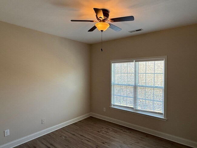 Building Photo - 371 Beacon St NW