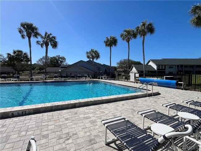 Building Photo - 760 E Gilchrist Ct