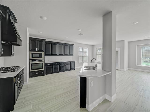 Building Photo - 2905 Parkwood Cir