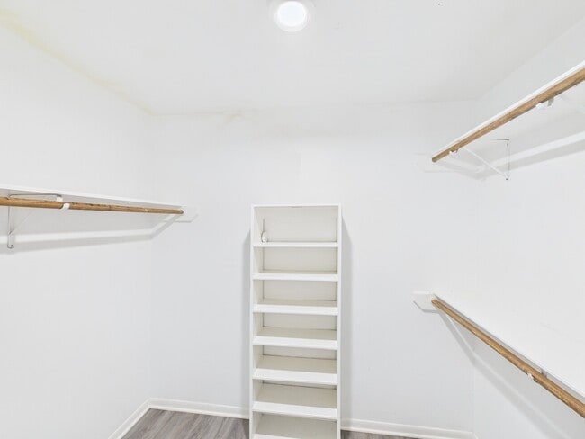 Building Photo - 7611 Hopewell Ln