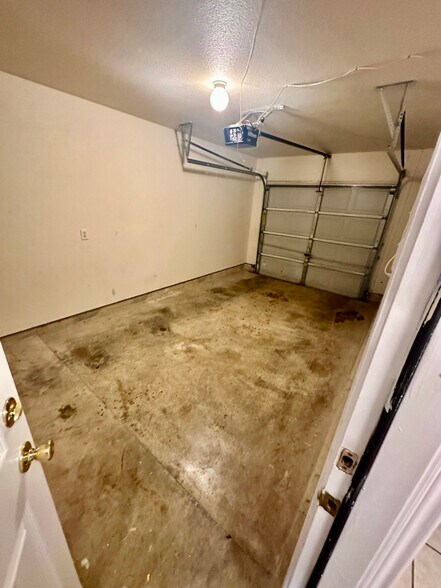 Building Photo - 15312 Kamary Ln