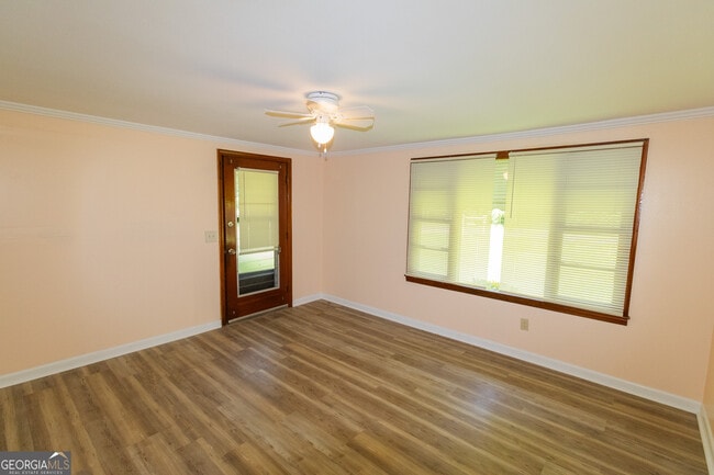 Building Photo - 107 Saxon Pl