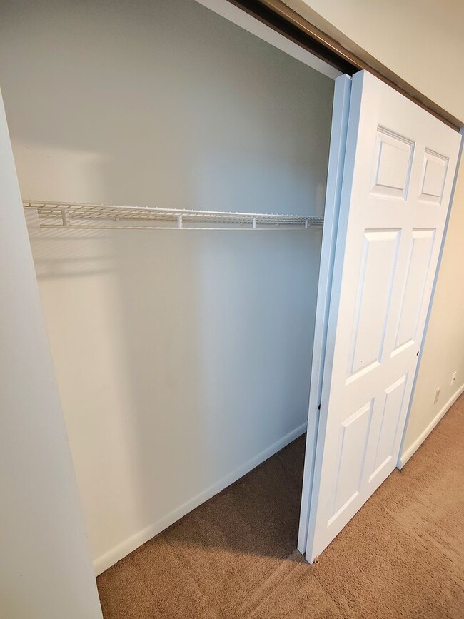 Building Photo - *Spacious 1BD/1BA 2nd Floor Apartment for rent in Dormont*