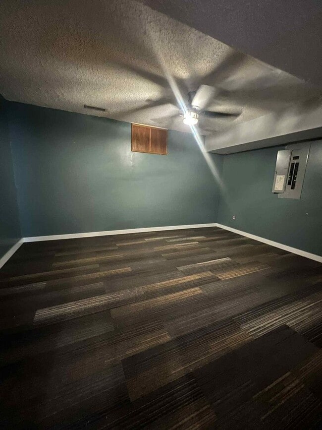 Building Photo - CARTHAGE: BEAUTIFUL 2,864 SQFT 5 BEDROOM /...