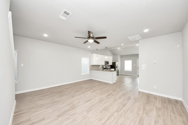 Building Photo - 21650 Wave Holw Dr