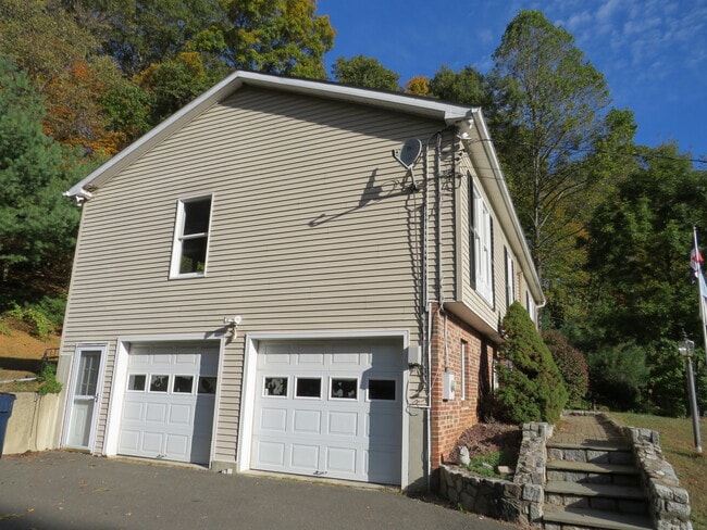 Building Photo - 15 Hayestown Heights