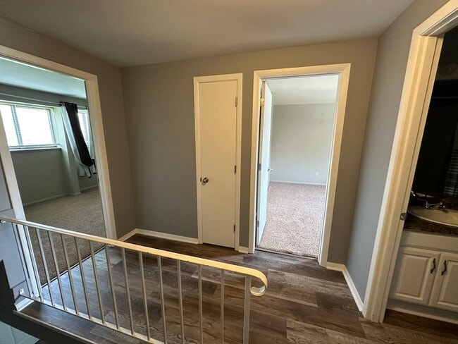 Building Photo - 2 Bedroom Townhome in Western Schools