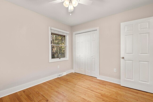 Building Photo - 298 Summerset Ln