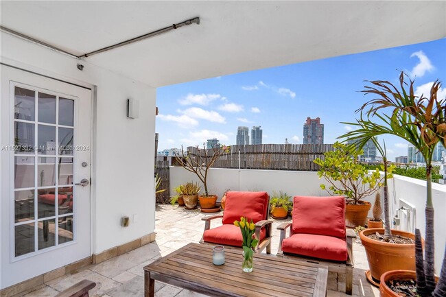 Upstairs Roof Patio for Unit - 421 Meridian Ave