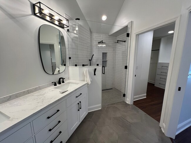 Building Photo - 2654 Crosspark Dr