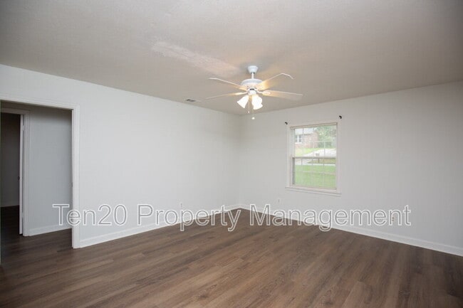 Building Photo - 4034 Savannah Dr