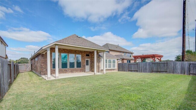 Building Photo - 12704 Southern Oaks Landing