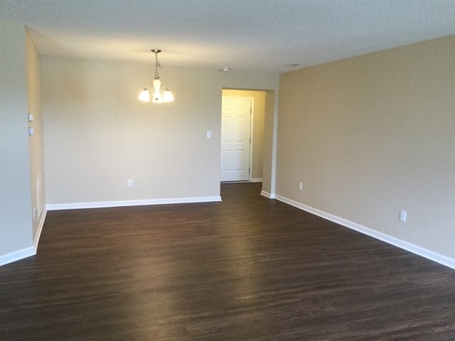 Building Photo - 4660 Amesbury Pl