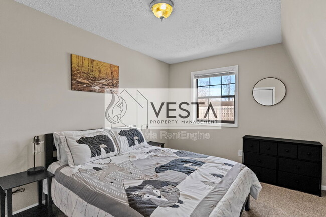 Building Photo - 588 Ray Hill Rd