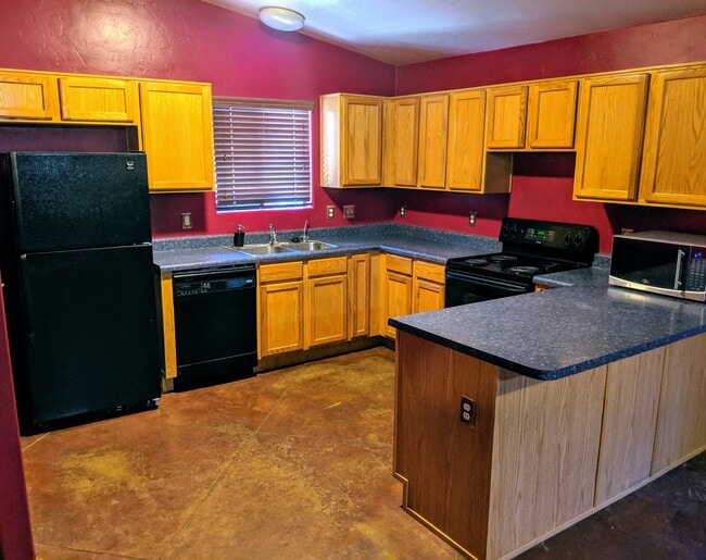 Building Photo - 408 E Geronimo Bluff Loop