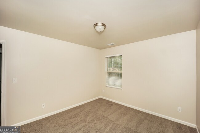 Building Photo - 2303 Clapton Ct