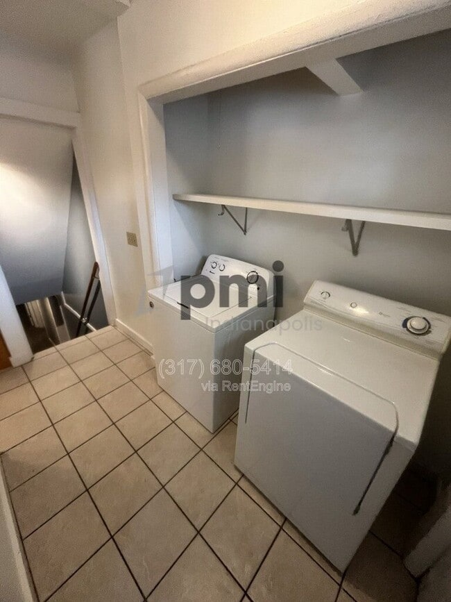 Building Photo - 1425 W Washington St