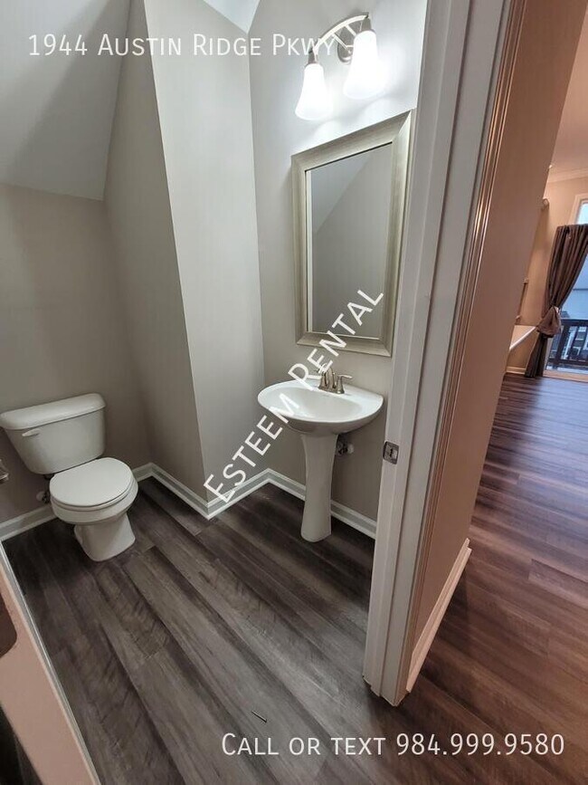 Building Photo - 1944 Austin Ridge Pkwy