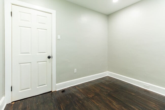 Building Photo - Spacious 3-Bedroom Single-Family Row Home ...