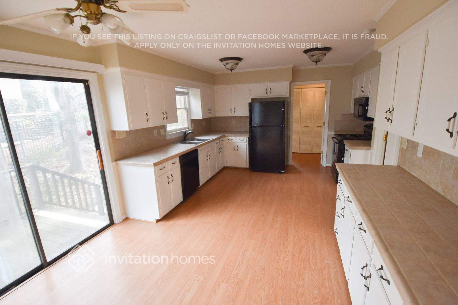 Building Photo - 7131 Hillside Ln