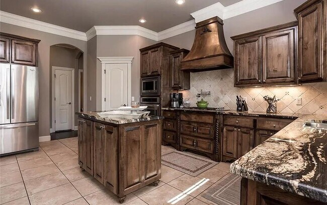 Building Photo - 3403 SW Crosswinds Blvd