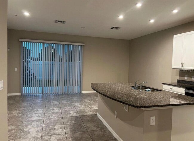 Building Photo - 10552 Salt Grove St