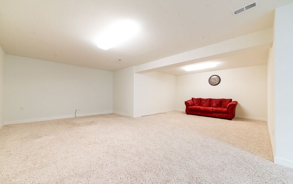 Building Photo - 118 W Whispering Pines Way