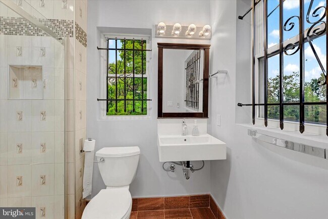 Building Photo - 2400 Annapolis Rd