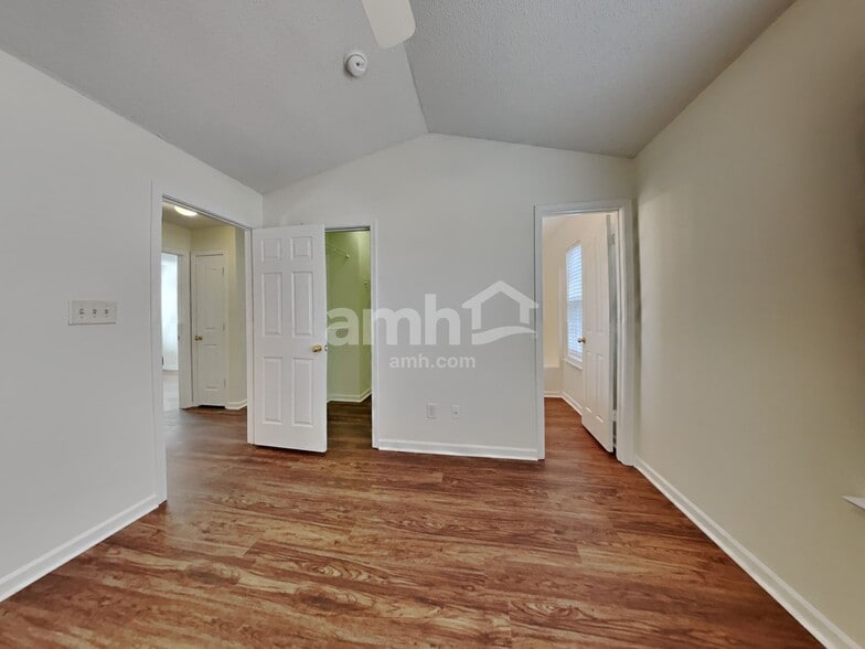 Building Photo - 109 Peterborough Dr