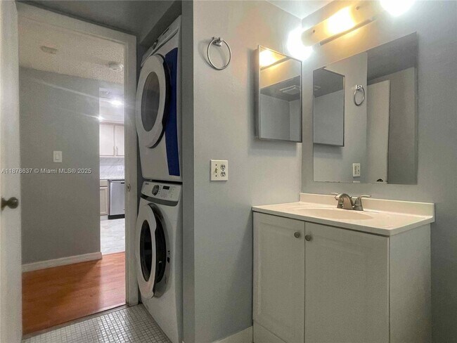 Building Photo - 5550 NW 44th St