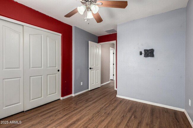 Building Photo - 7352 W Valencia Dr