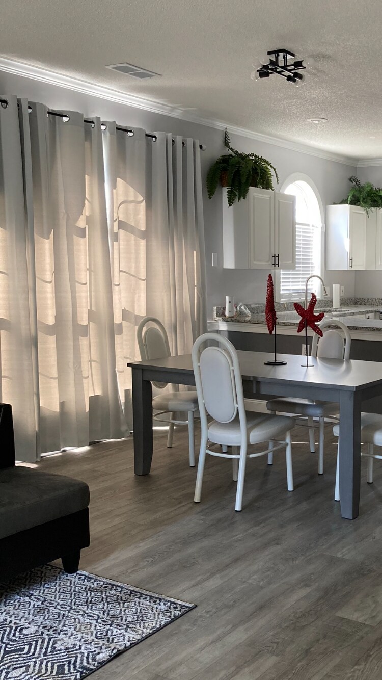 Building Photo - 4231 Hibiscus Dr