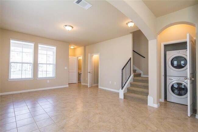 Building Photo - 517 Katmai Cir