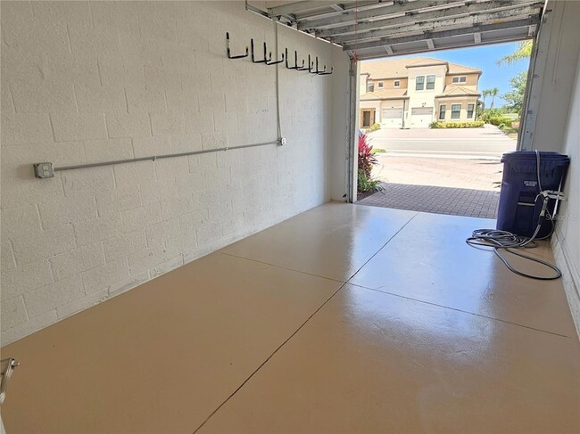 Building Photo - 10027 Crooked Crk Dr