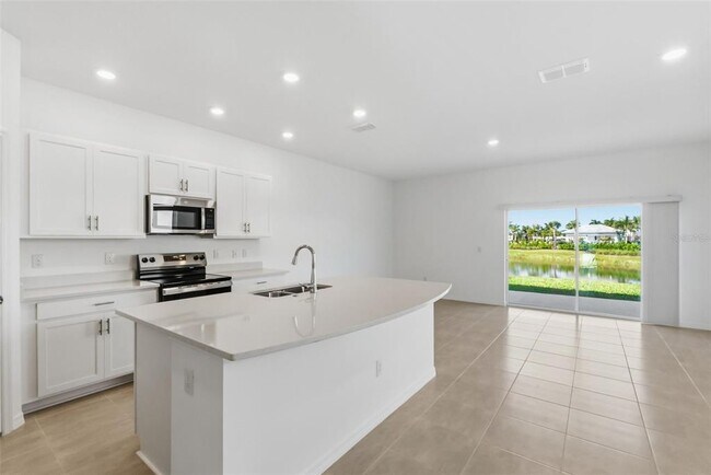 Building Photo - 15125 Cuzcorro Ct