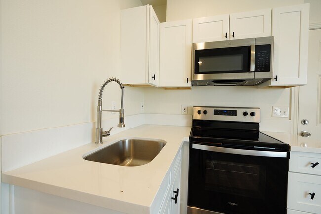 Building Photo - 241 E Etiwanda Ave