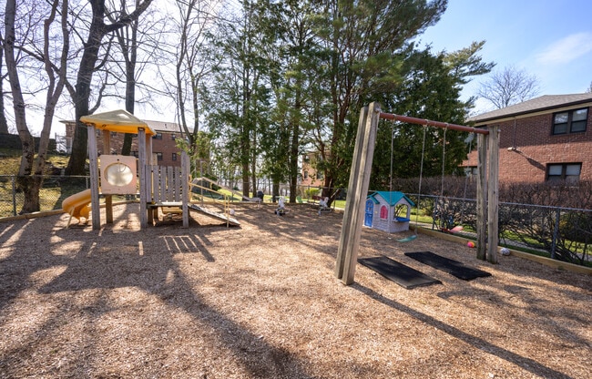 Building Photo - 154 Martling Ave