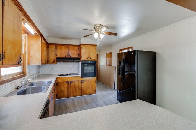 Building Photo - 2 Pickens Ct