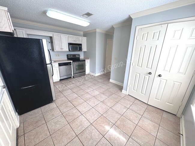 Building Photo - 2BR/2.5BA FOR RENT