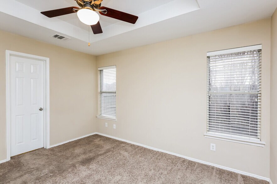 Building Photo - 1037 Harriman Dr