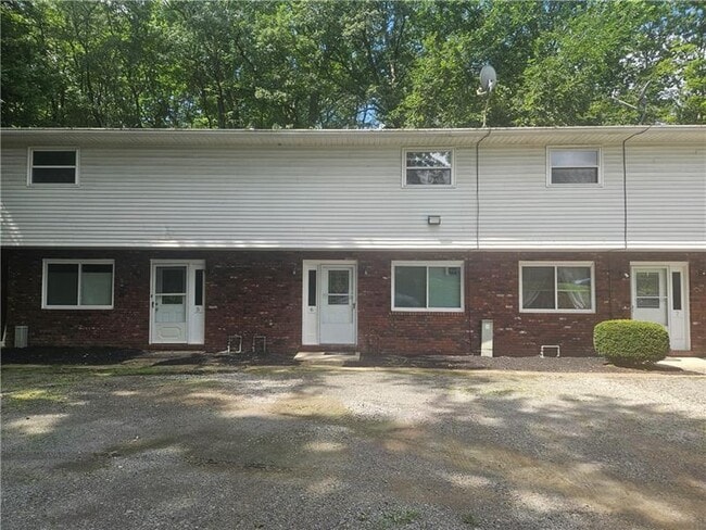 Primary Photo - 909 Chapel Rd