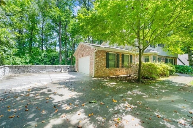 Building Photo - 5667 Colton Dr NE