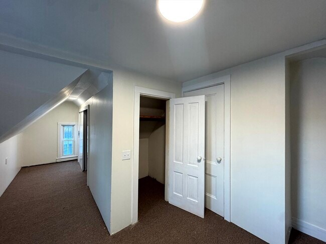 Building Photo - 195 Court St