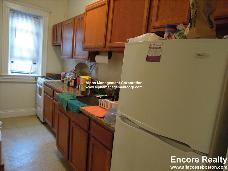 Building Photo - 17-19 Washington St. Unit 104