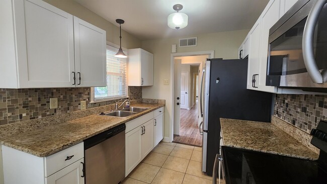 Building Photo - 5313 Boswell Ave